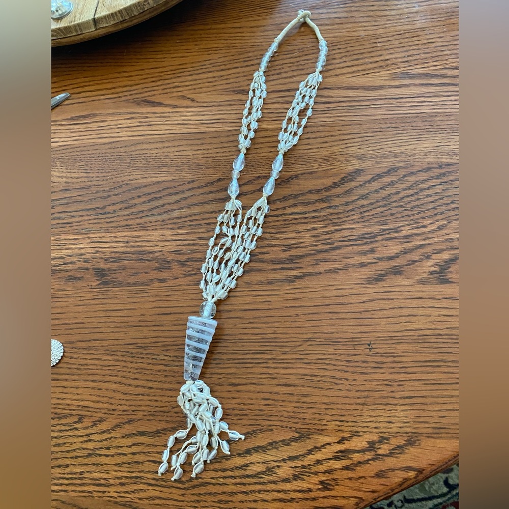 Chicos White Glass necklace